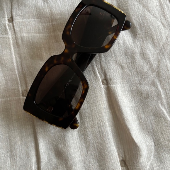 Chanel Sunglasses - Picture 4 of 7